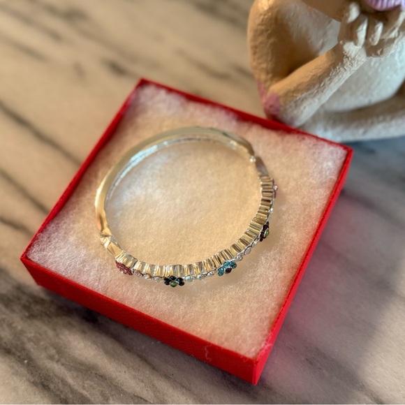 Silver Tone Flower Bracelet Rhinestones Secure Clip Closure Fashion Jewelry - Picture 9 of 14